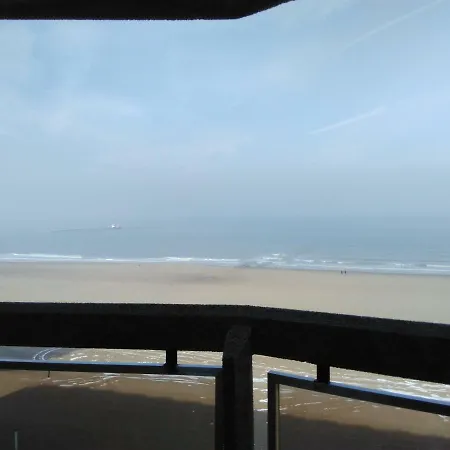 Residentie Aldis Met Zeezicht Ostend