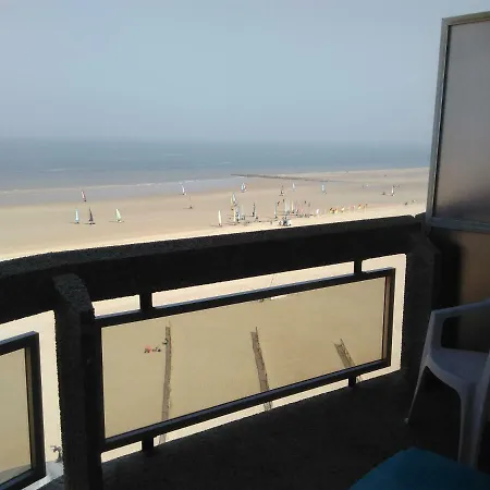 Apartment Residentie Aldis Met Zeezicht